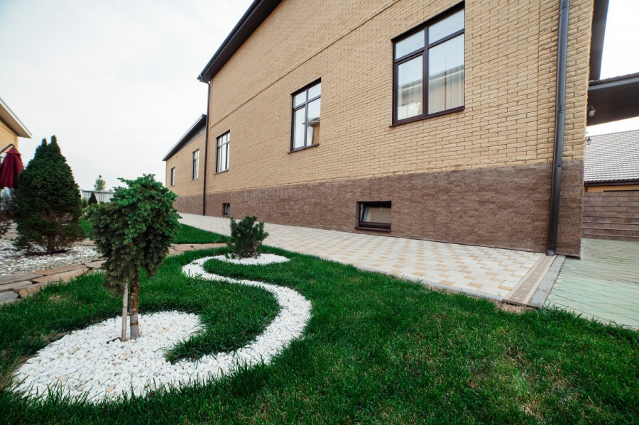 Тихая и озелененная территория